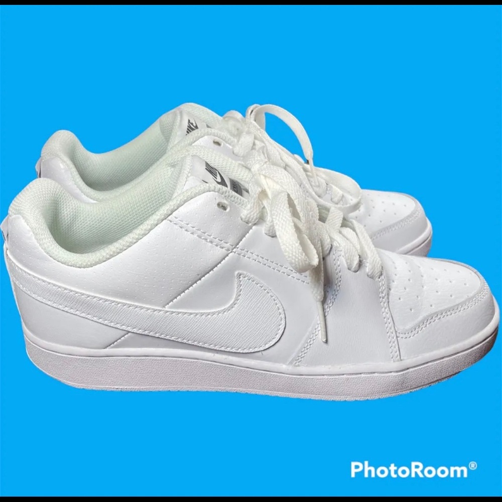 Nike Backboard 2 Mens 7 in Great Condition Only Worn Once!!